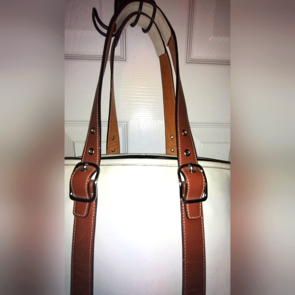 Coach Purse - Picture 4 of 11